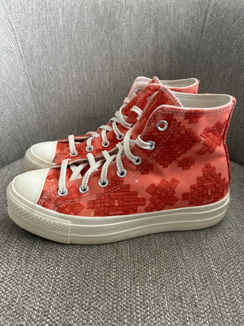 Converse Chuck Taylor All Star Lift Platform Tonal Embroidery - Picture 2 of 7